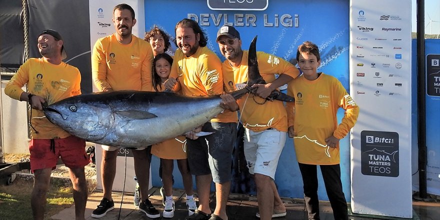İzmir'de açık deniz balıkçılık turnuvası sona erdi