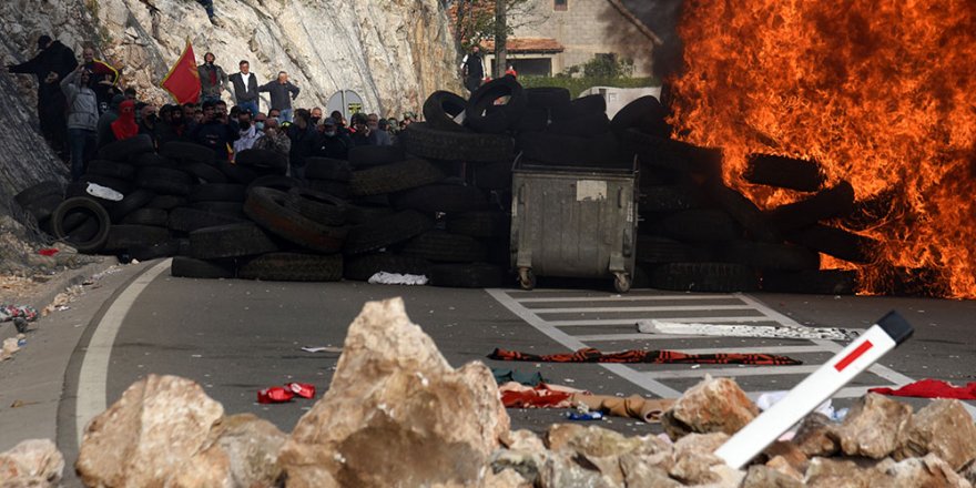 Karadağ’da taht töreni protestosu: 50 yaralı