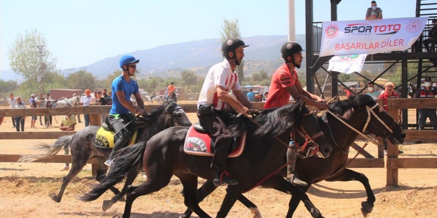 Ödemiş'te rahvan at yarışları düzenlendi