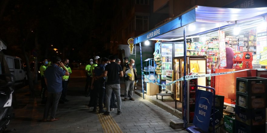İzmir’de polise bıçak çeken şüpheli bacağından vurularak etkisiz hale getirildi