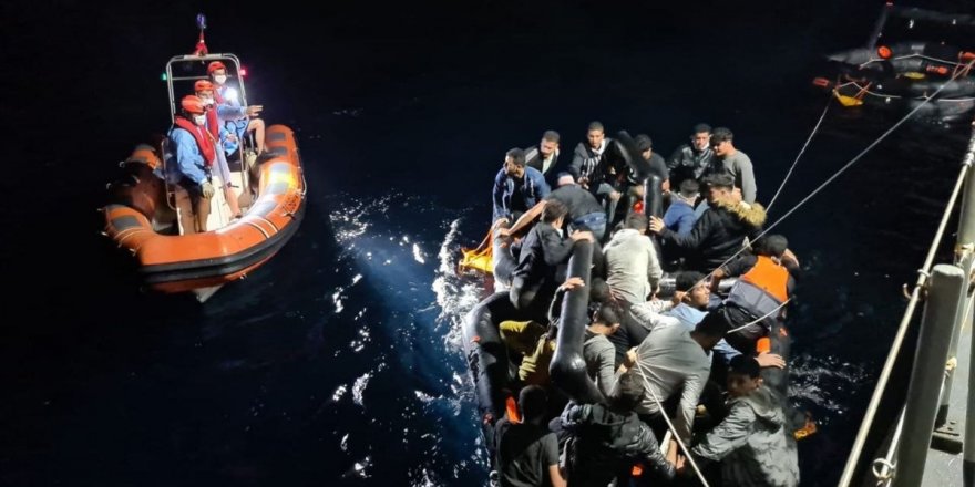 Aydın'da Türk kara sularına geri itilen 84 düzensiz göçmen kurtarıldı