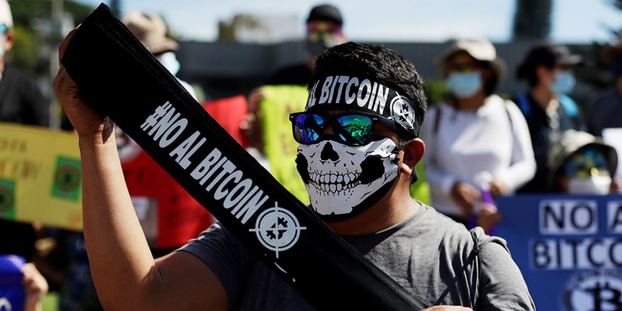 El Salvador’da Bitcoin protestosu