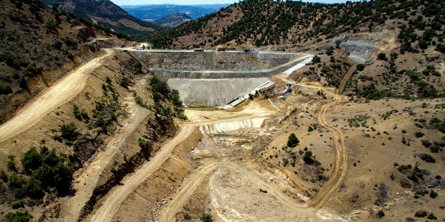 Demirci'deki Sayık Sulama Barajı inşası, yıl sonunda tamamlanacak