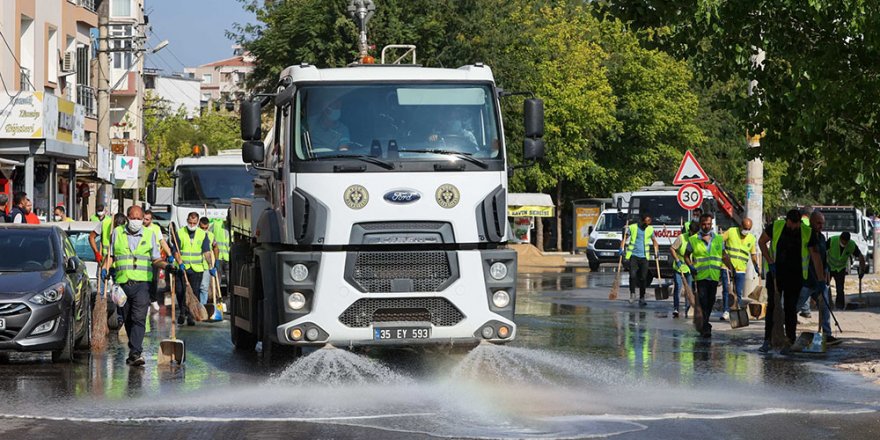 Buca sokaklarında dip köşe sonbahar temizliği