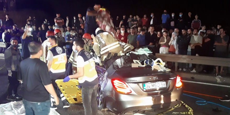 Beykoz'da feci kaza: 2 ölü, 4 yaralı