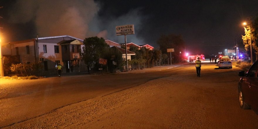 Denizli'de geri dönüşüm fabrikasında çıkan yangın söndürüldü