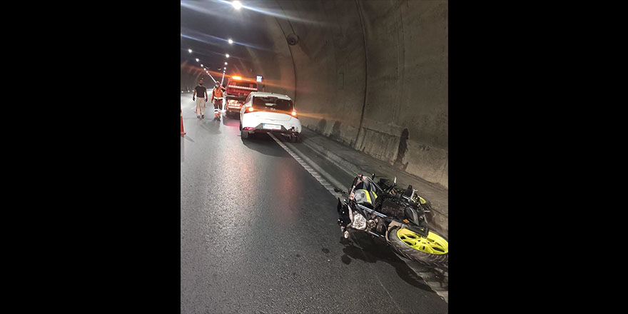 Sabuncubeli Tünelinde motosikletin otomobile çarpması sonucu 2 kişi yaralandı