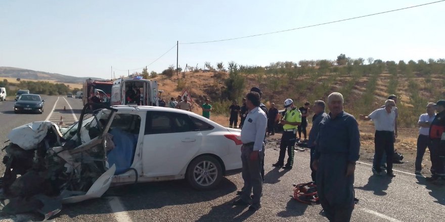 Adıyaman’da iki otomobil çarpıştı: 1 ölü, 2 yaralı