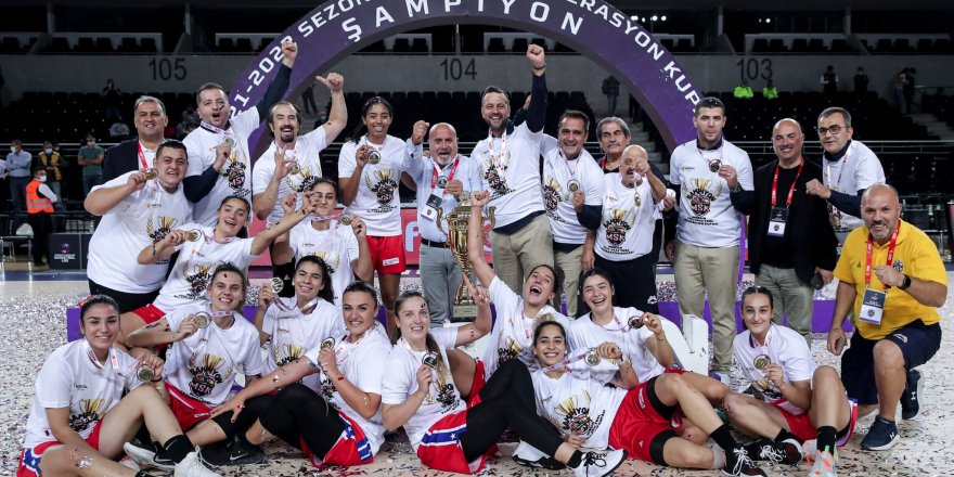 Mersin Büyükşehir GSK Kadın Basketbol Takımı şampiyon oldu