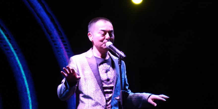 Bodrum’da yazın son konserini Serdar Ortaç verdi