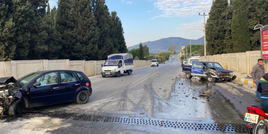 Bayındır'da feci kaza: 3 yaralı