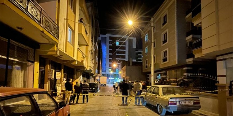 İzmir'de çıkan bıçaklı kavgada 1 kişi öldü