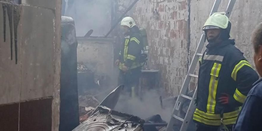 Manisa'da evde çıkan yangında 1 kişi öldü