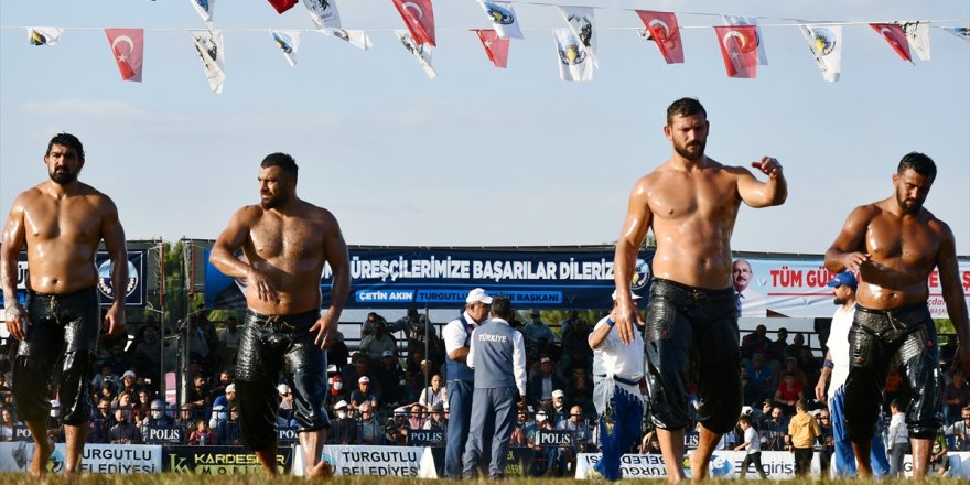 Turgutlu Yağlı Güreşleri'nde başpehlivanlık mücadelesini İsmail Koç kazandı