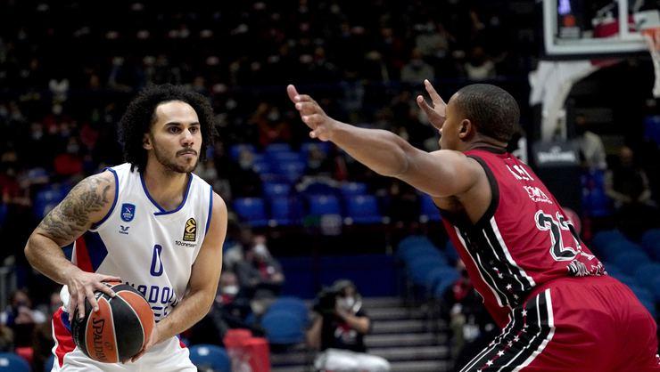 AX Armani Exchange: 75 - Anadolu Efes: 71