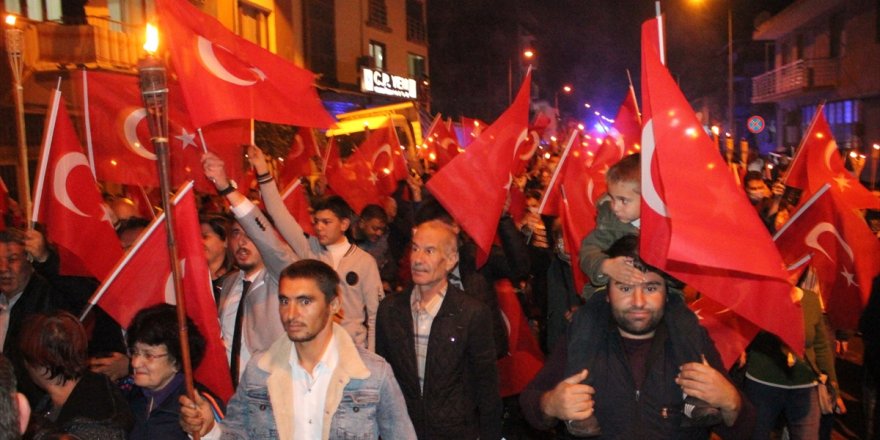 Ödemiş'te Cumhuriyet Bayramı dolayısıyla fener alayı yapıldı