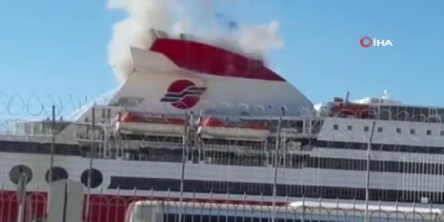 Yunanistan’da yolcu gemisinde yangın