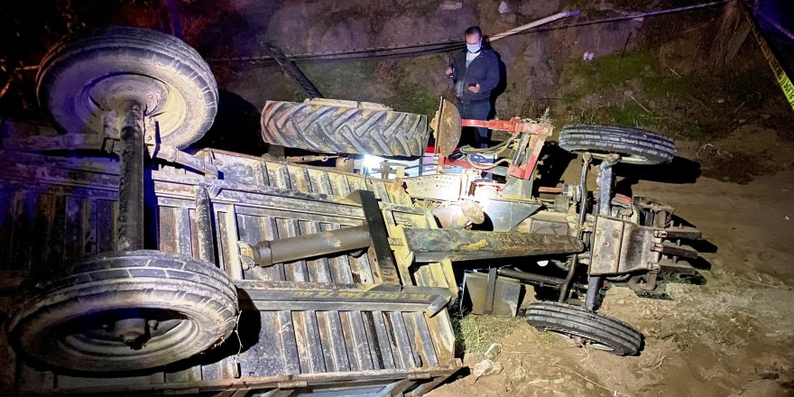 Devrilen traktörün altında kalarak hayatını kaybetti