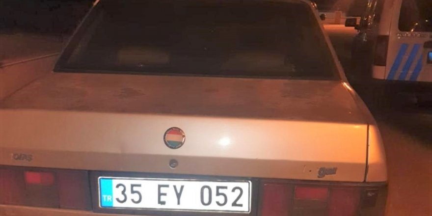 İzmir'de 2 otomobil ile minibüs çalan şüpheli tutuklandı