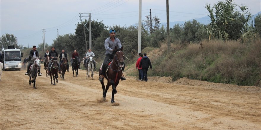 Ödemiş'te rahvan at yarışları yapıldı