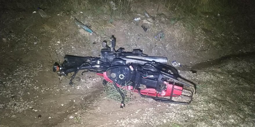 Muğla'da hafif ticari araçla çarpışan motosikletin sürücüsü öldü