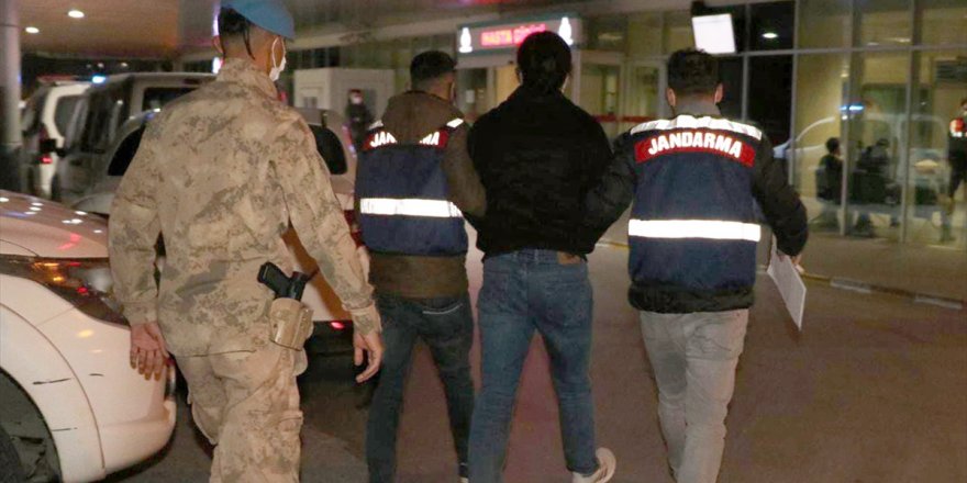 FETÖ soruşturması kapsamında aranan 2 kişi İzmir'de yakalandı