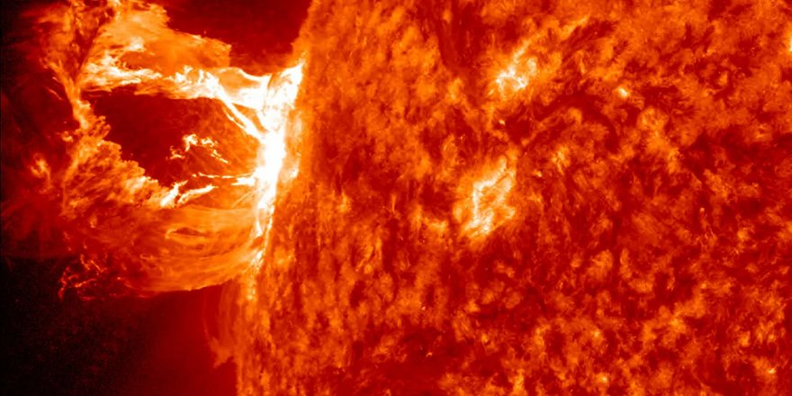 Güneş’teki patlamadan kaynaklanan dev manyetik fırtına dünyayı etkisi altına aldı