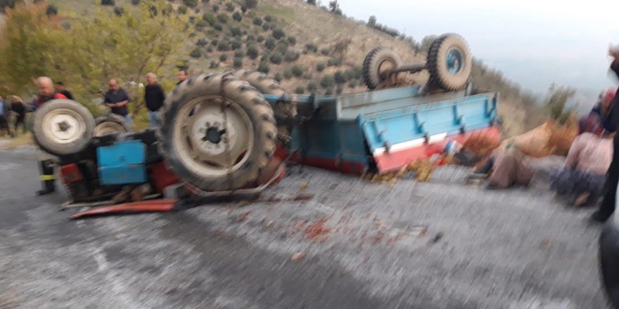 Aydın’da traktör devrildi: 1’i ağır 3 yaralı