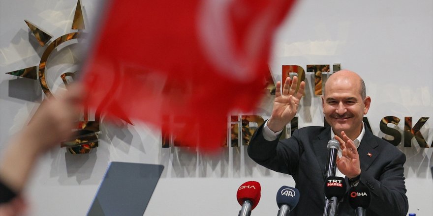 İçişleri Bakanı Soylu, İzmir'de AK Parti'lilerle buluştu