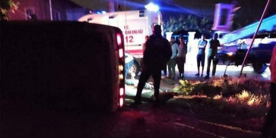 Antalya'da çocuk sürücü direğe çarptı: 2 ölü, 2 yaralı