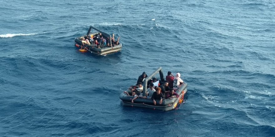 Bodrum'da batan teknedeki düzensiz göçmenlerden 7'si kurtarıldı, 3'ü aranıyor