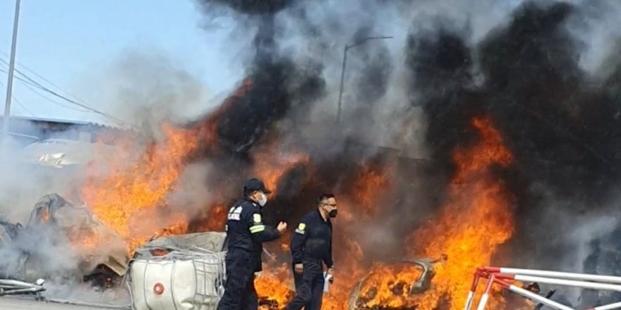 Meksika’da kamyon 6 aracı biçti: 19 ölü, 3 yaralı