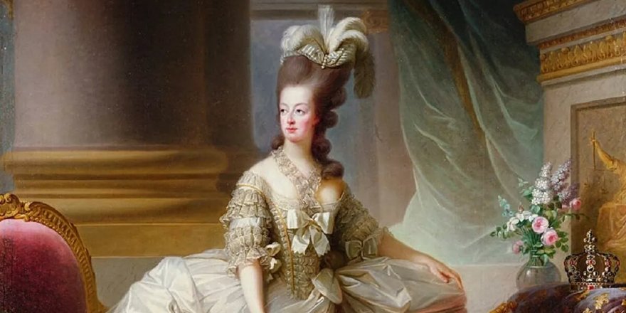 Marie Antoinette'in bilezikleri açık artırmayla 8 milyon dolara satıldı