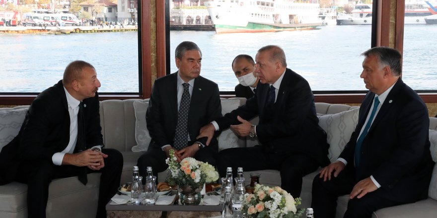 Cumhurbaşkanı Erdoğan ile liderler, Demokrasi ve Özgürlükler Adası'na gitti