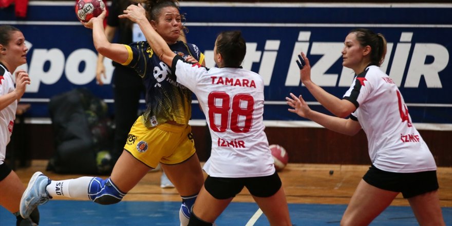 İzmir Büyükşehir Belediyespor: 28 - Madeira Andebol SAD: 22