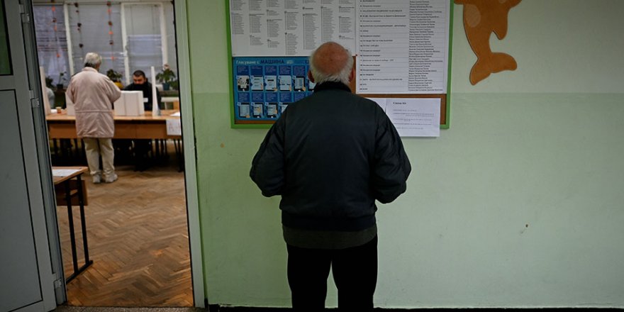 Bulgaristan’da Değişime Devam Partisi parlamento seçimlerini az farkla önde götürüyor