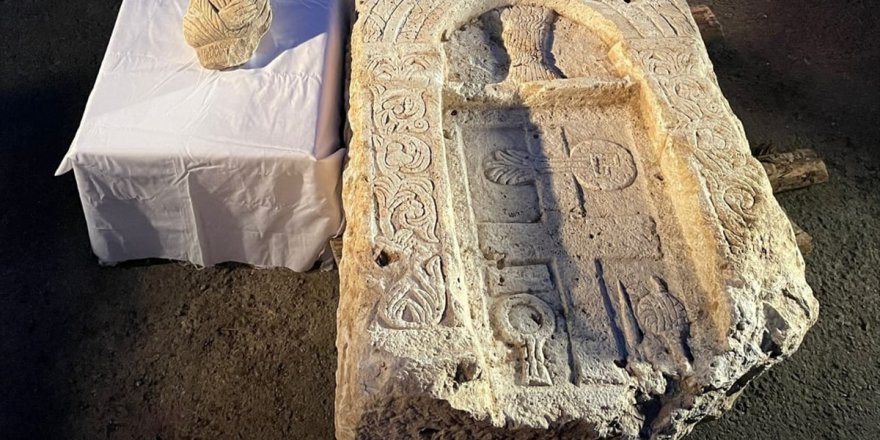 Kütahya'da Hazreti İsa heykeli ile mezar siteli ele geçirildi