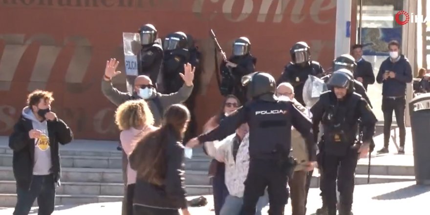 İspanya'da metal işçileri tekrar polisle çatıştı