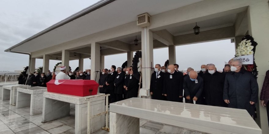 Eski İçişleri Bakanı Güneş için Kocatepe Camii’nde cenaze namazı kılındı