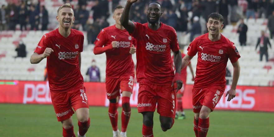 Spor Toto Süper Lig: D.G Sivasspor: 4- Hatayspor: 0