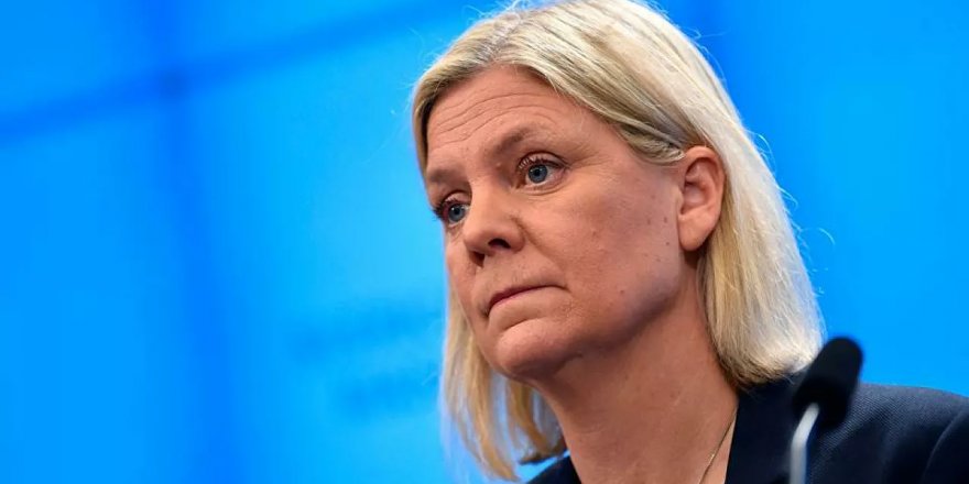 Göreve geldikten saatler sonra istifa eden İsveç'in ilk kadın başbakanı yeniden seçildi