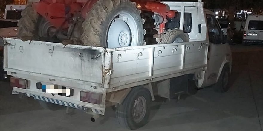 Tire'de traktör çaldıkları iddiasıyla 2 kişi tutuklandı