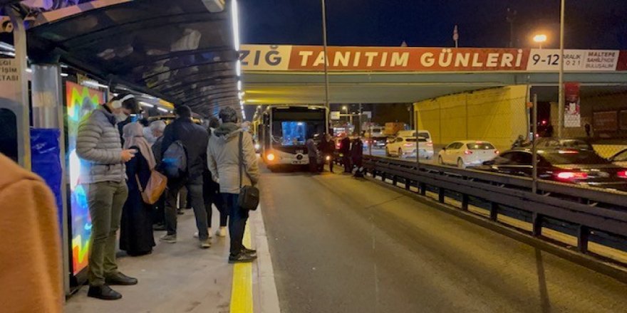 Yine metrobüs arızası: Vatandaş isyan etti