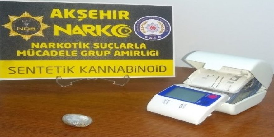 Kargoyla gönderilen tansiyon aletinden uyuşturucu çıktı