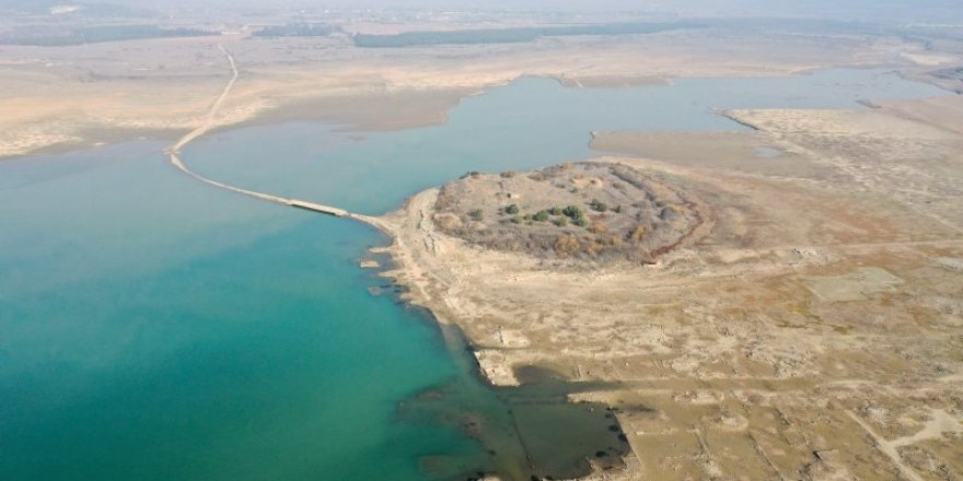 Tahtalı Barajı'nda balık avlayan 2 kişiye, 4 bin 916 lira ceza kesildi