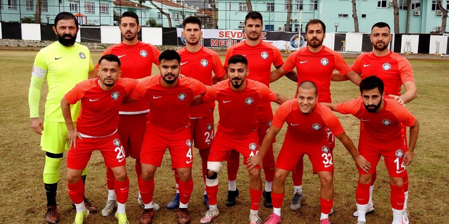 Çeşme Belediyespor 15 puanla lider