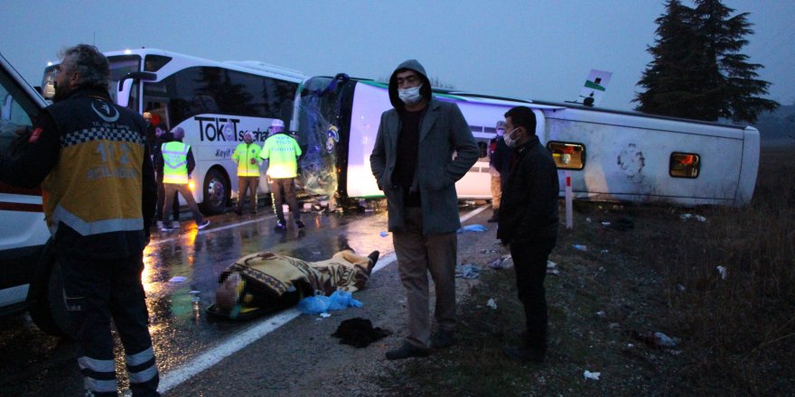 Amasya'da yolcu otobüsü devrildi: 1 ölü, 19 yaralı