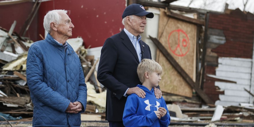 Biden'dan hortumun vurduğu Kentucky'ye ziyaret