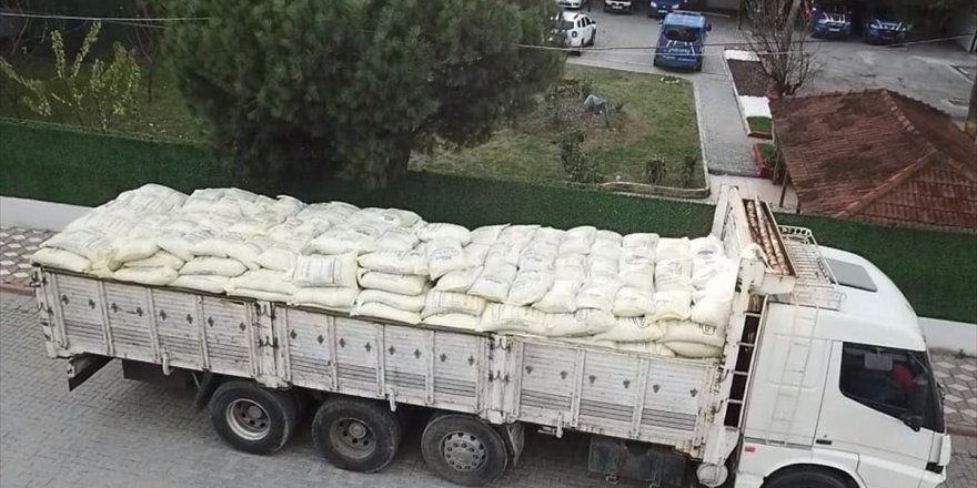 Manisa'da 35 ton sahte gübre ele geçirildi