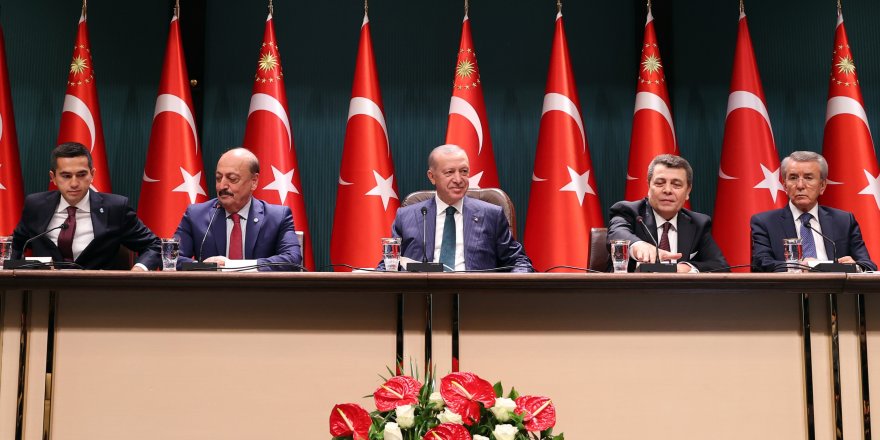 Cumhurbaşkanı Erdoğan: "2022 yılında asgari ücretin en alt rakamı 4 bin 250 lira olarak uygulanacaktır"